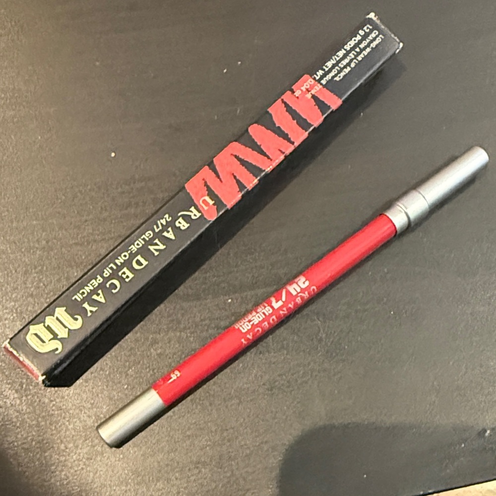 Urban Decay 24/7 Glide-On Lip Liner Pencil in 69 RED holiday makeup
